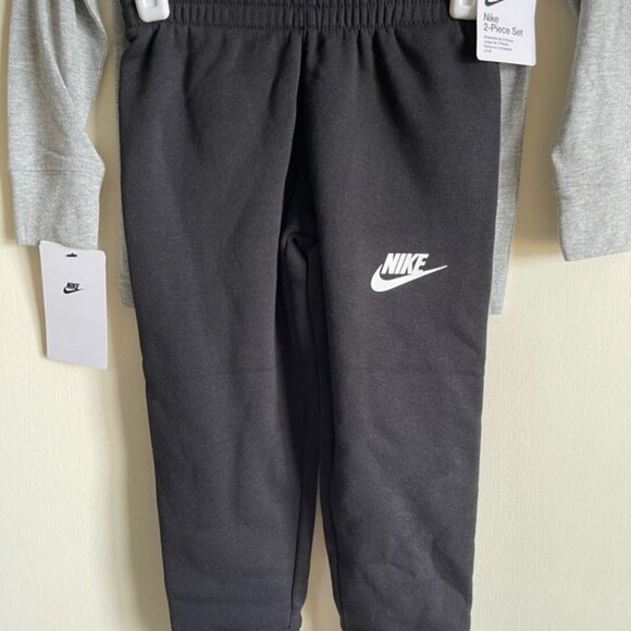 Nike boys 2 piece set size 4 - Picture 10 of 10